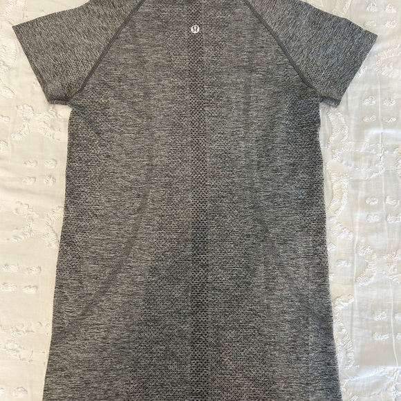 Lululemon swiftly tech, grey, size 6 - Picture 2 of 3